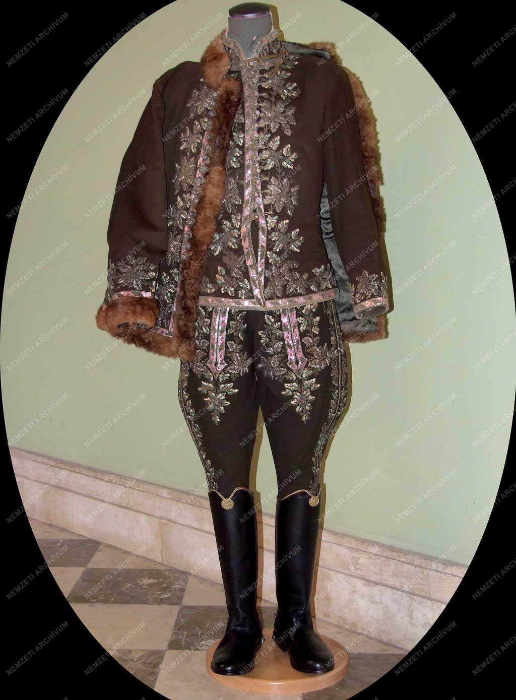 Öltözék - Keszthely - Festetics György díszes öltözete