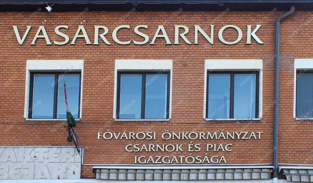 Felirat - Budapest - Bosnyák téri Vásárcsarnok