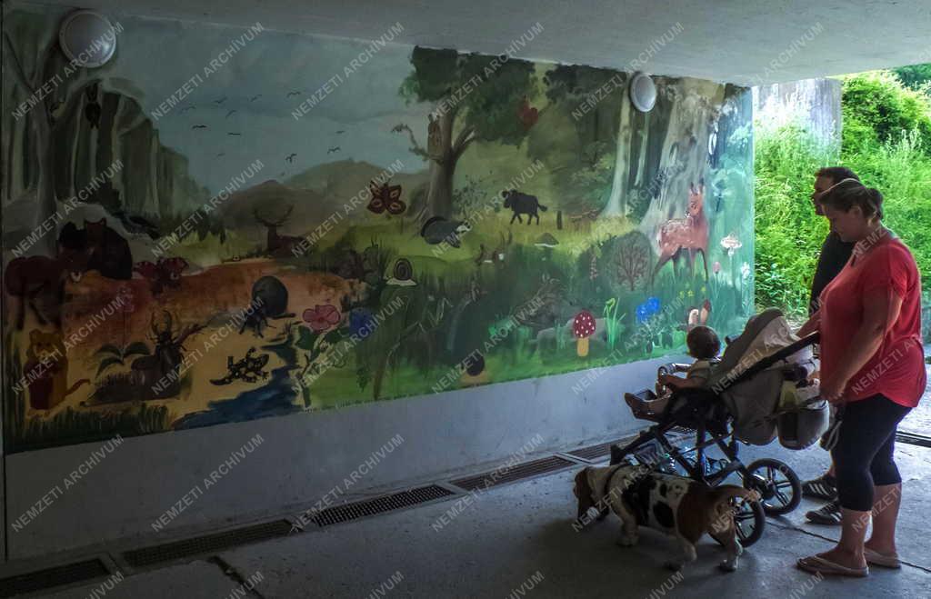 Festmény - Verőce - Falfestmények a vasútállomás aluljárójában