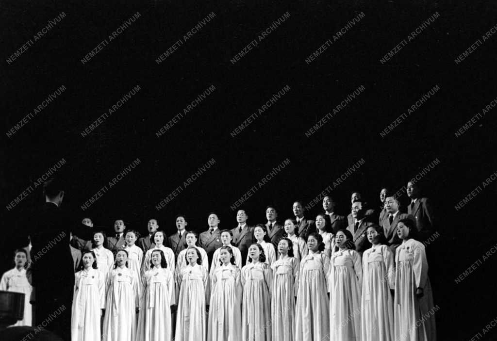 Külkapcsolat - Koreai Művészegyüttes előadása az Operaházban