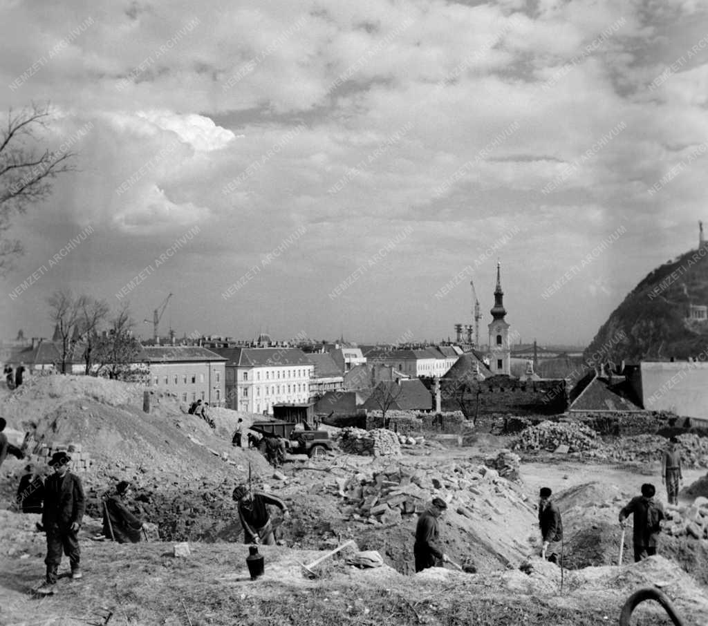 Városkép - Rendezik a Buda Vár déli oldalát