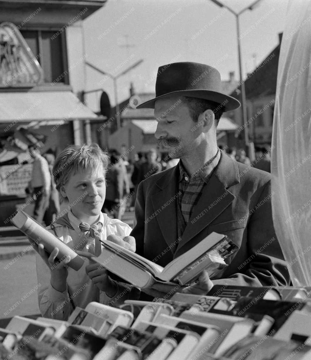 Kultúra - Könyvhét Pécsett