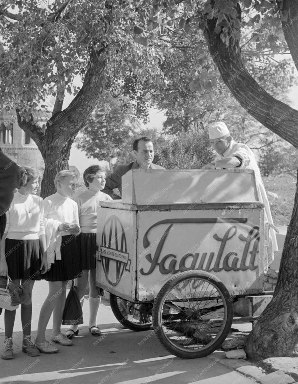 Életkép - Ősz a budai Várban