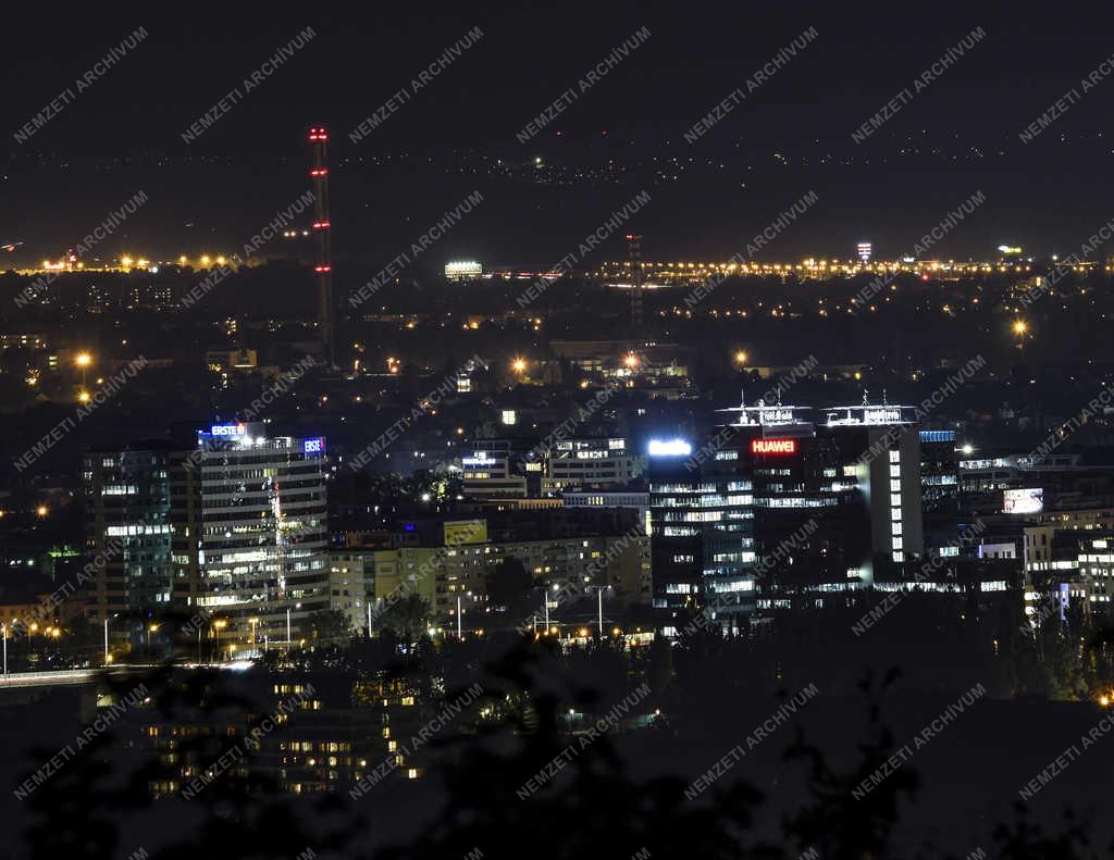 Városkép - Budapest - Az Erste bank és a Duna Towers