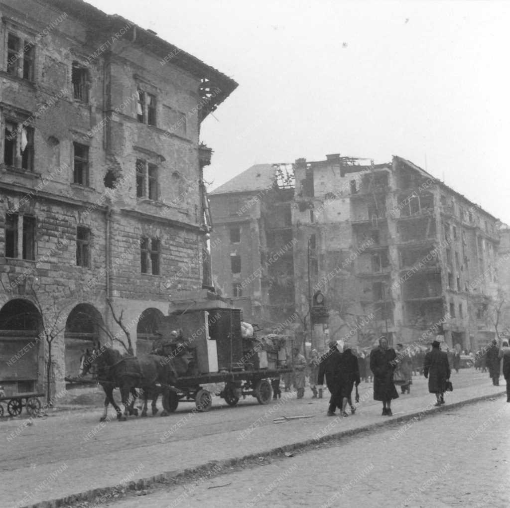 Ötvenhat emléke - Budapesti utcaképek