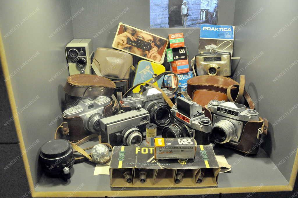 Tárgy - Berlin - Fényképezőgépek a DDR Múzeum kiállításán