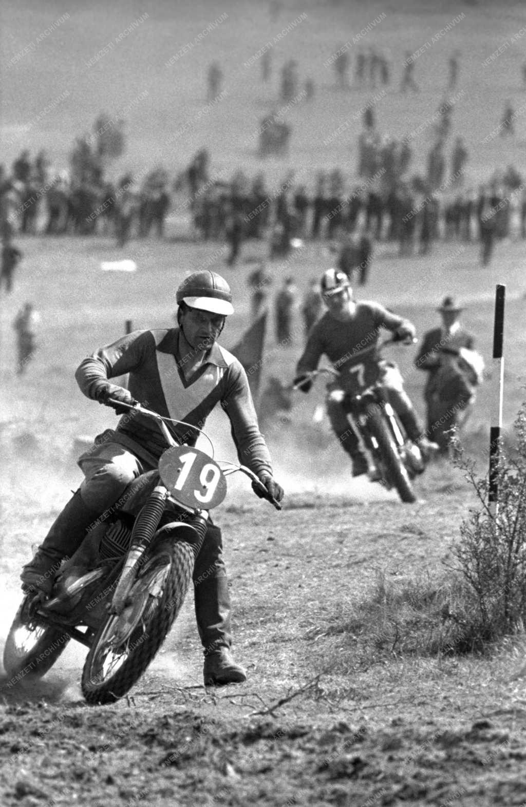 Sport - Motorsport - A motocross bajnokság első fordulója