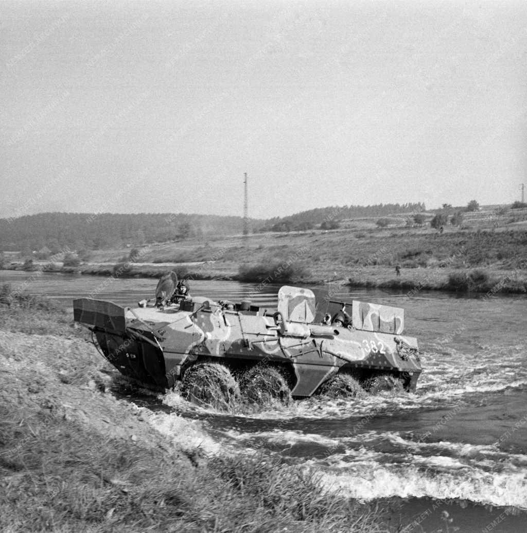 Katonapolitika - Fegyveres erők - Vltava 1966 hadgyakorlat