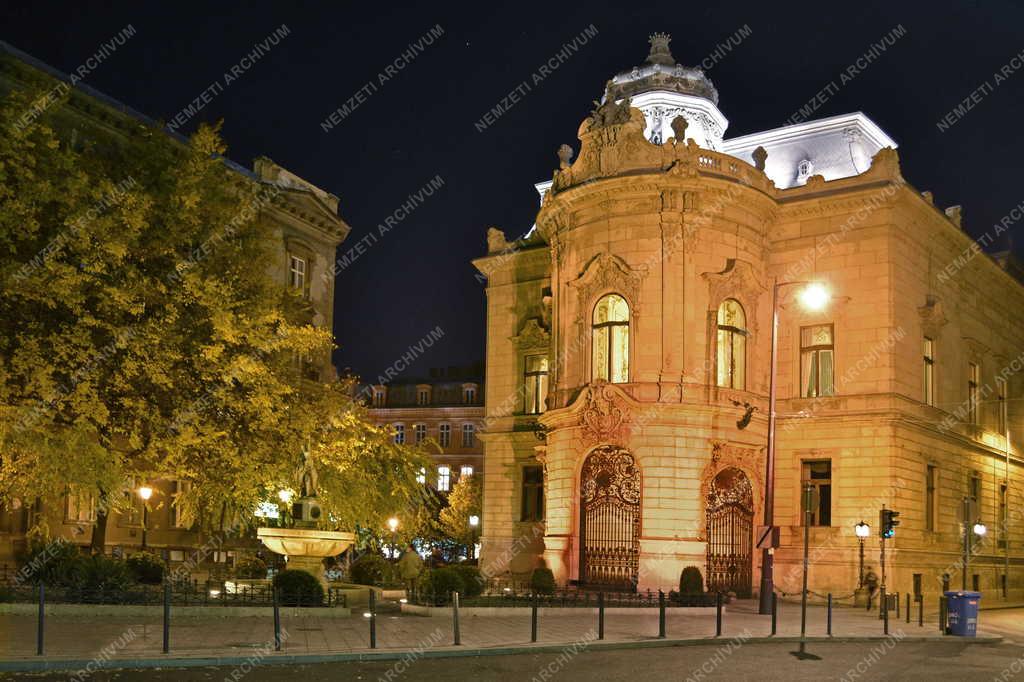 Budapest - Épületfotó - Esti felvétel