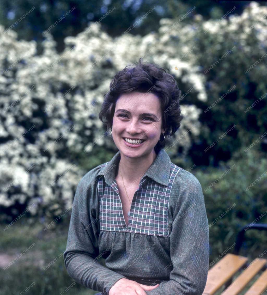 Kultúra - Málnai Zsuzsa színésznő