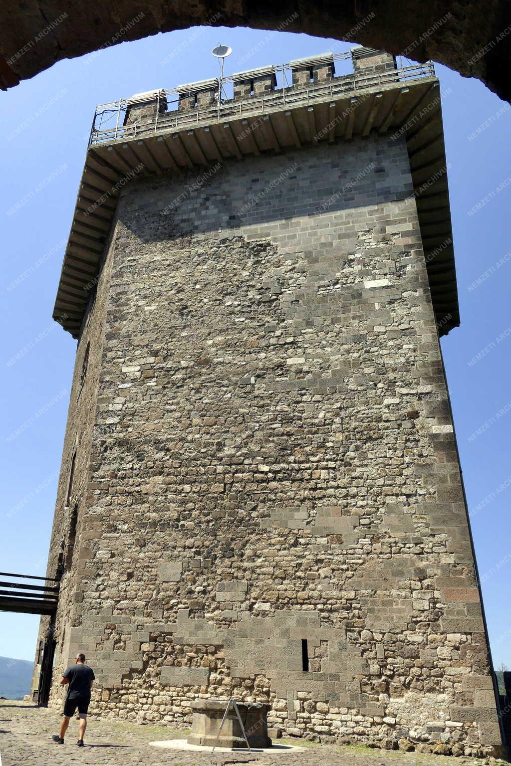 Városkép - Idegenforgalom - Visegrád - Salamon-torony