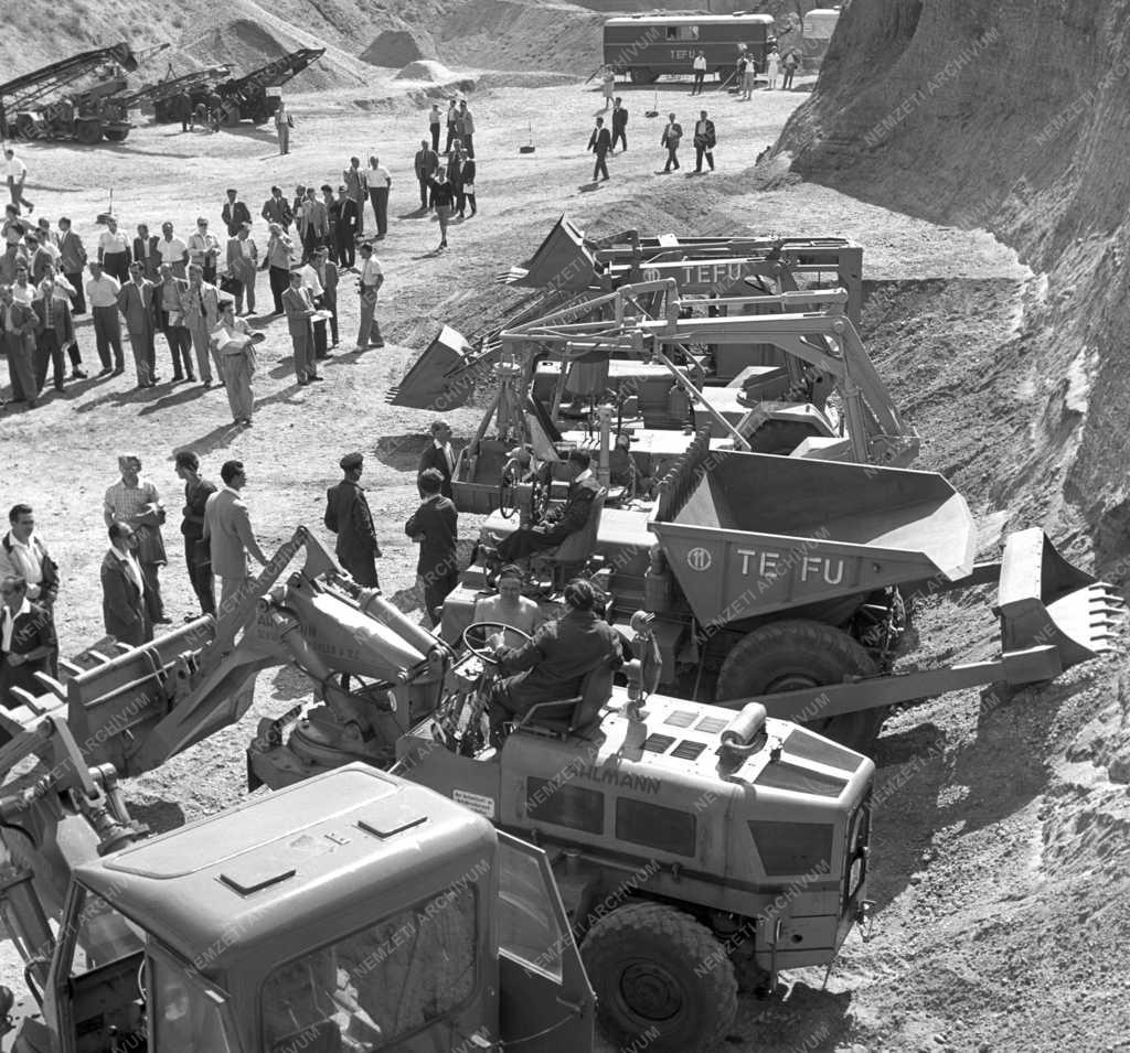 Bemutató - Teherautók 