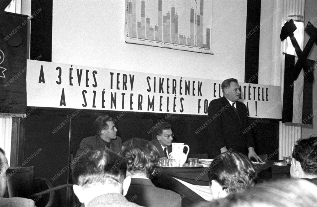 Munka - Konferencia - Bányászok konferenciája