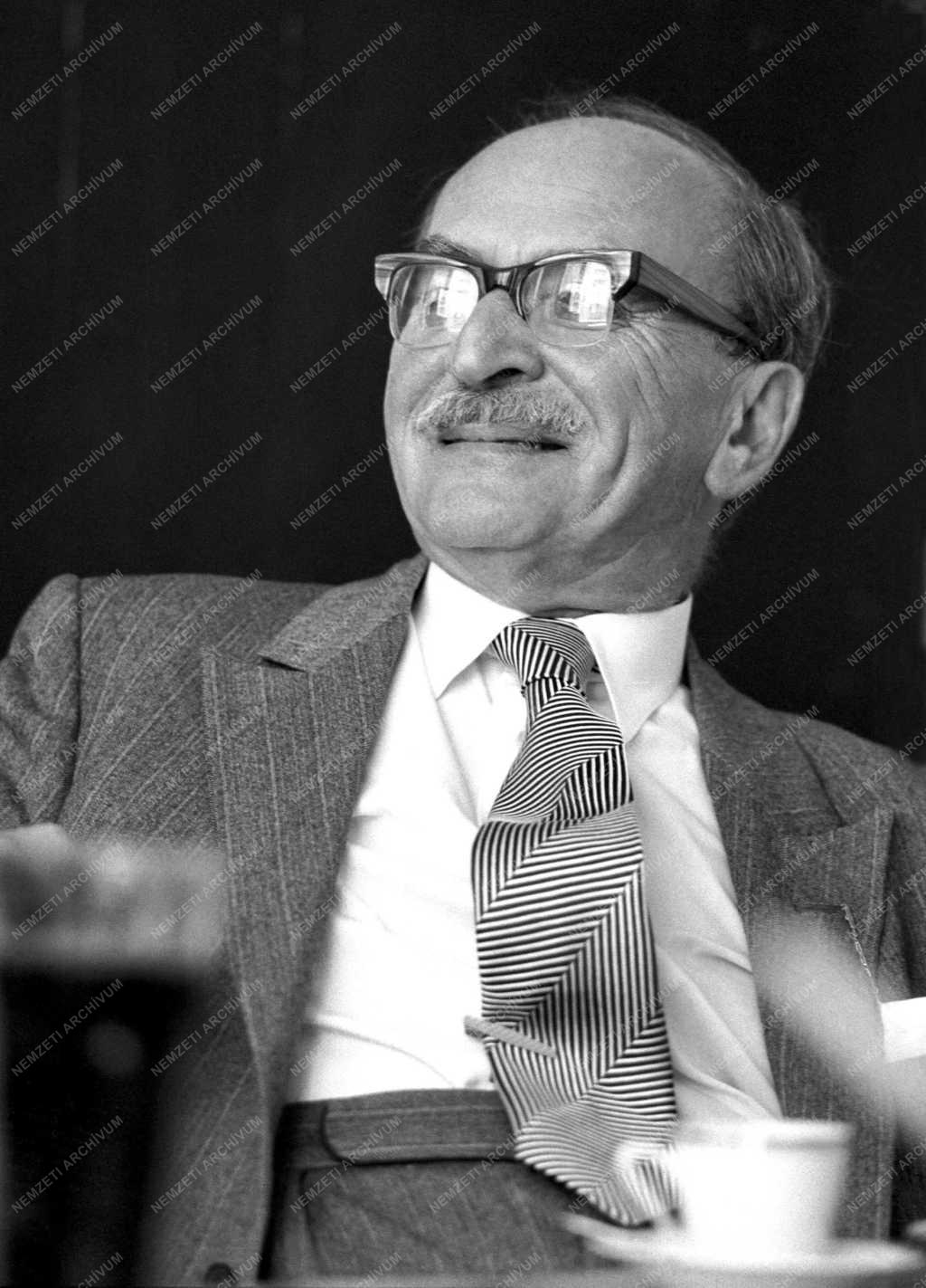 Személy - Gábor Dénes