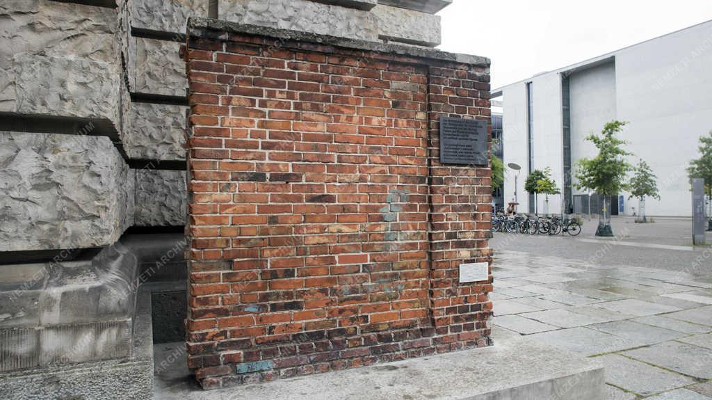 Emlékfal - Berlin - A Lengyel Szolidaritásért