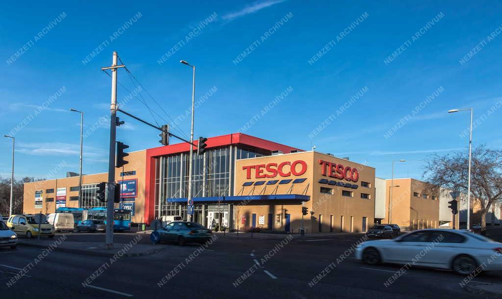 Kereskedelem - Budapest - Tesco áruház a Soroksári úton