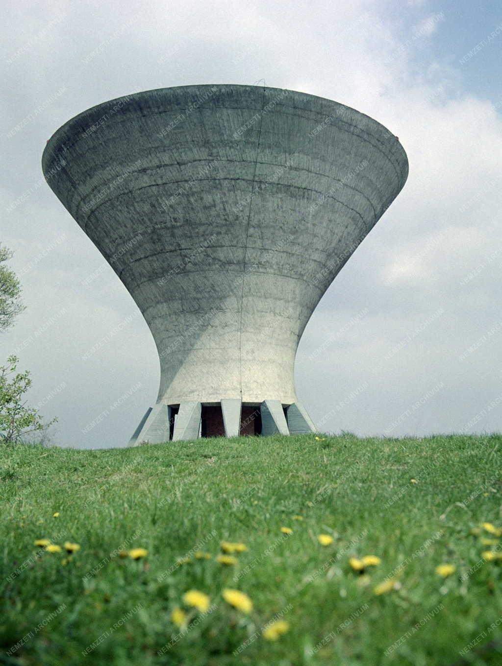 Városkép - Oroszlány víztornya