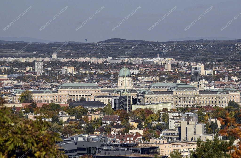 Városkép - Budapest látképe a Sas-hegyről