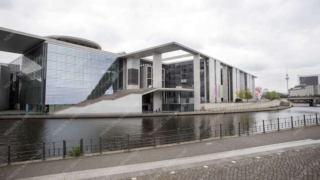 Építészet - Berlin - Marie-Elisabeth-Lüders-Haus