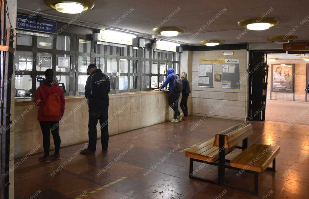 Közlekedés - Budapest - Újpest Vasútállomás