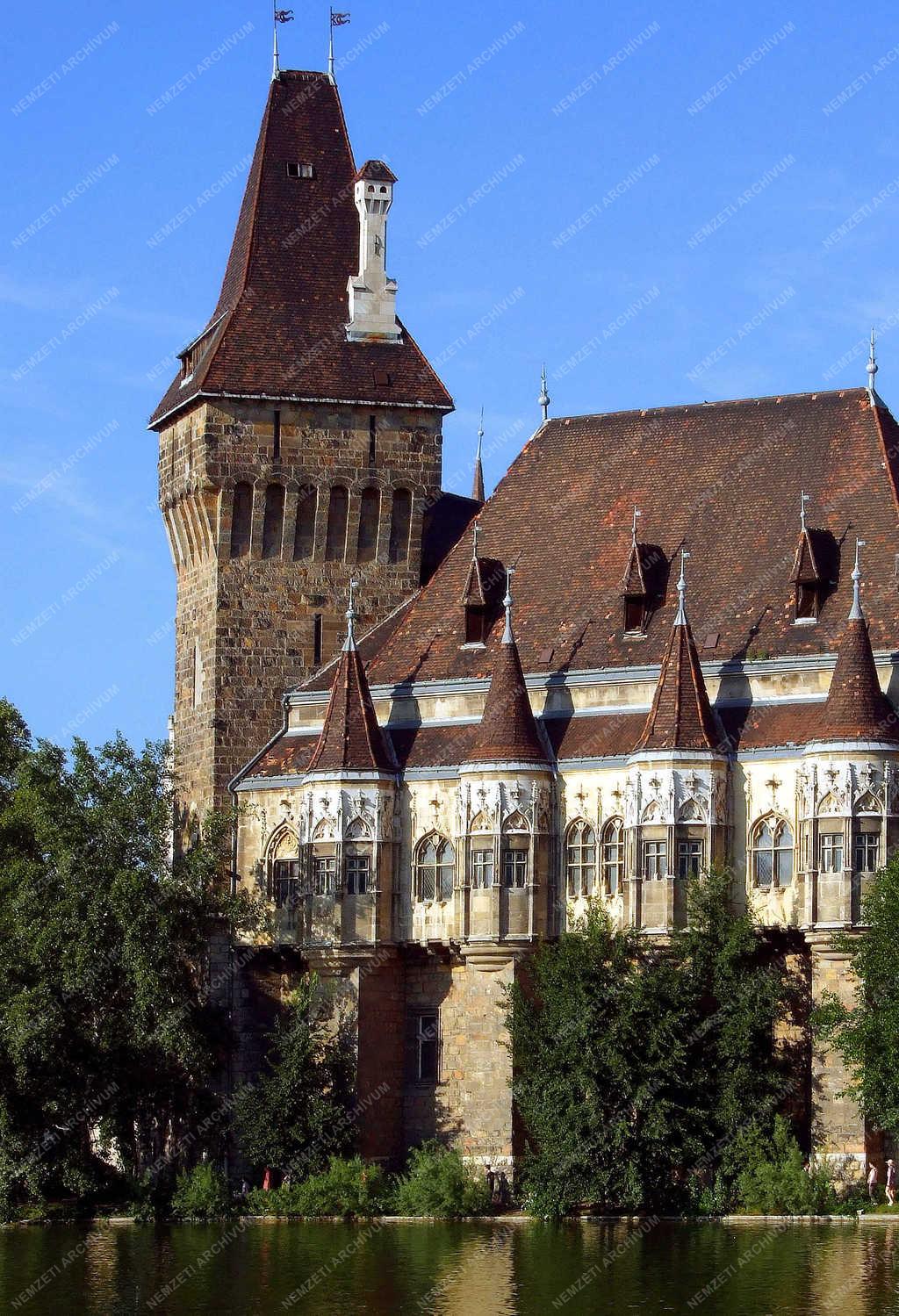 Városkép - Budapest - Vajdahunyad-vár a Városligetben
