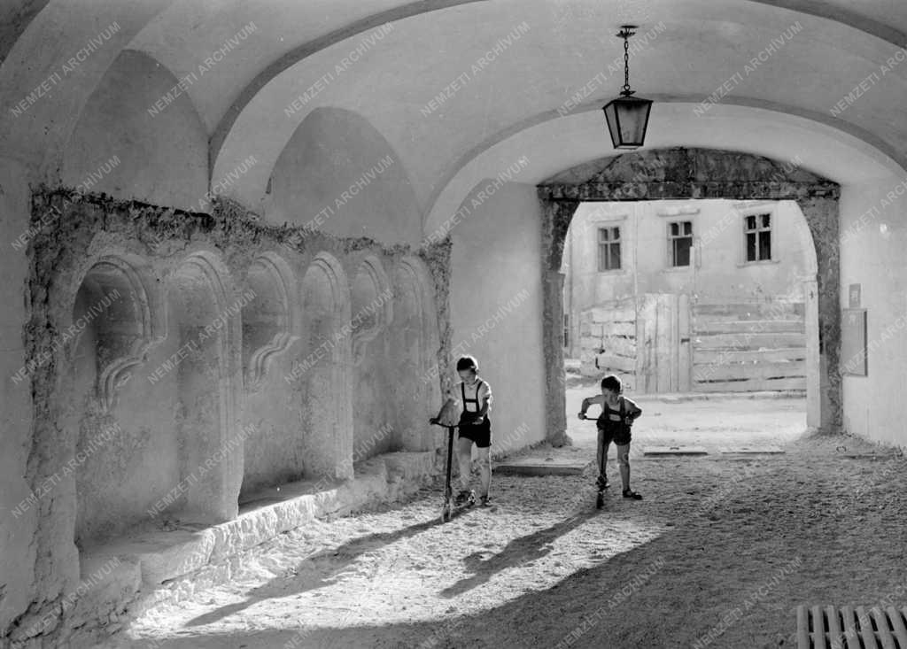 Tudomány - Építészet - Soproni műemlékek
