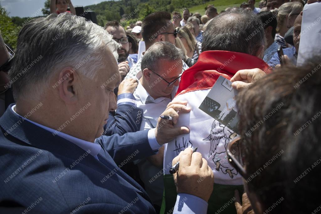Voks 24 - Orbán Viktor országjáró kampánykörútja