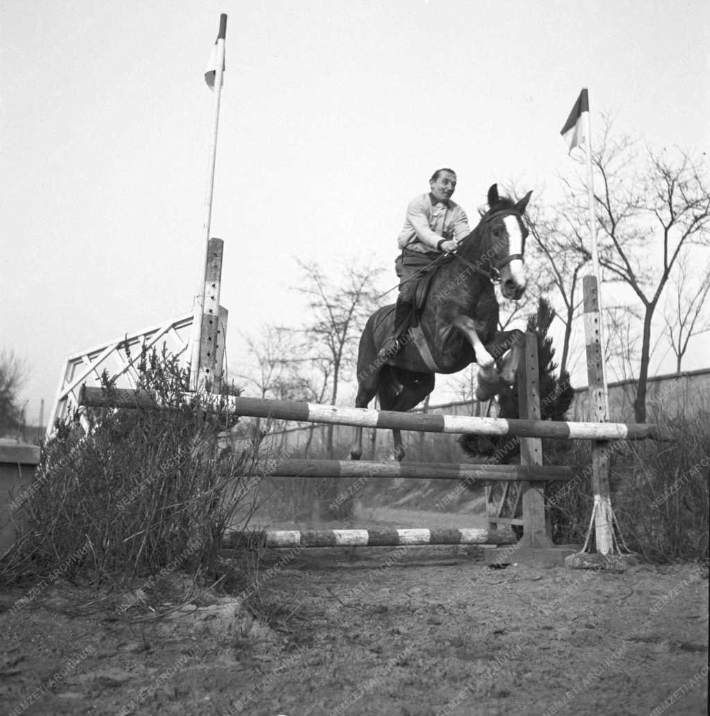 Sport - Öttusaverseny - Lovaglás - Somlay Lajos