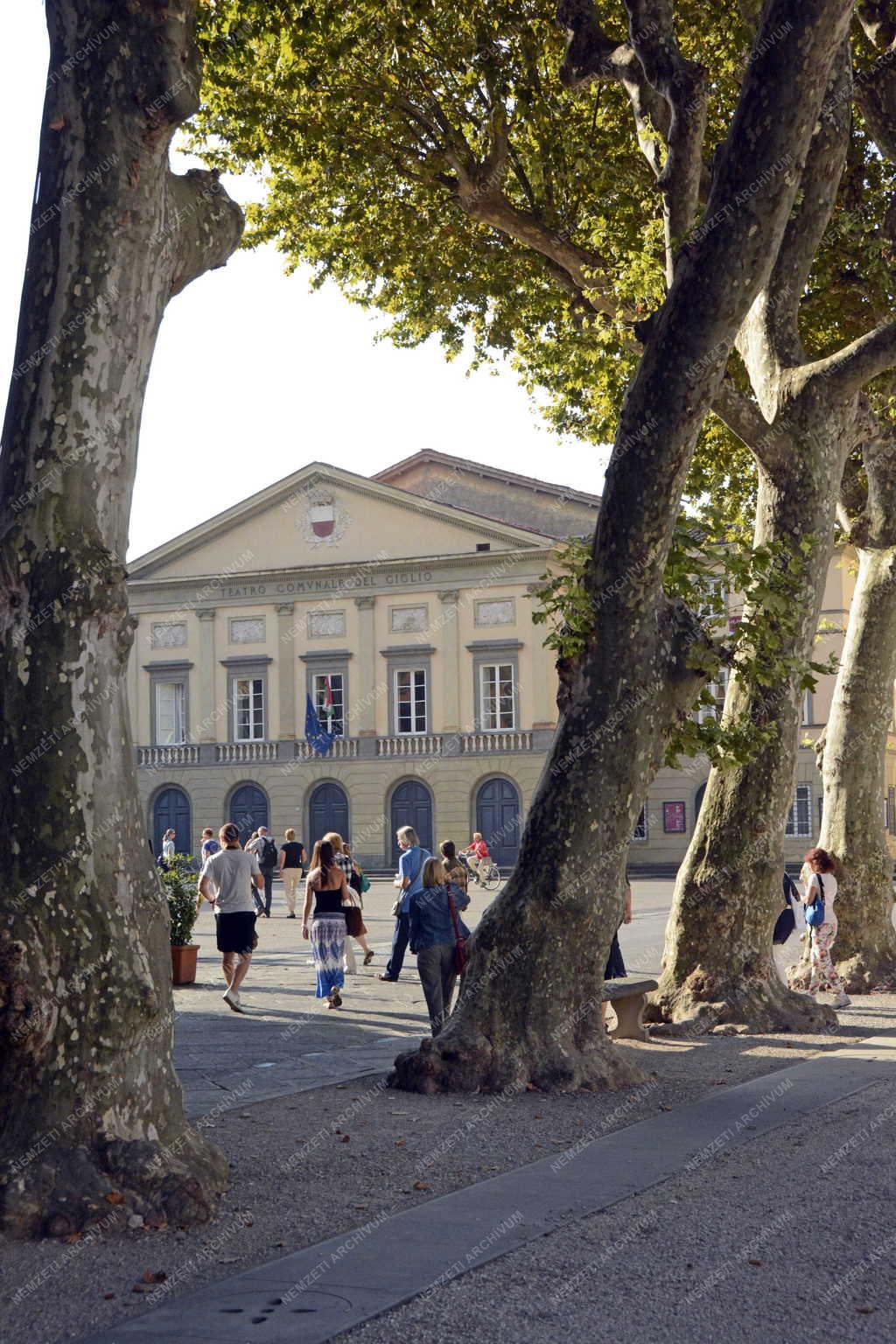 Épület - Lucca - Teatro del Giglio színház