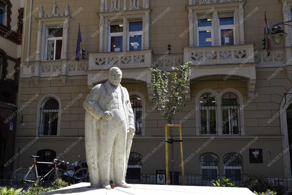 Városkép - Budapest - Mikszáth Kálmán tér