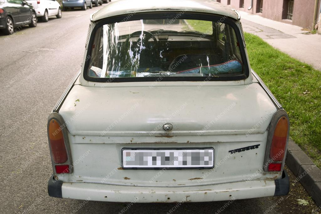 Közlekedés - Budapest - Trabant 601 típusú személyautó