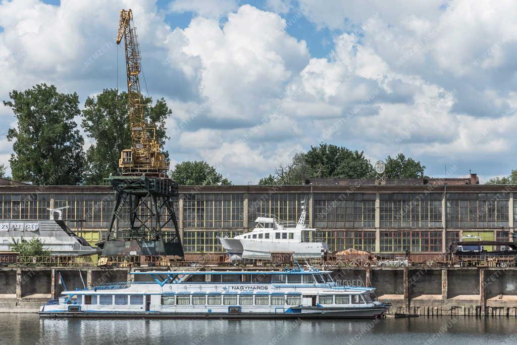 Gazdaság - Budapest - MAHART Újpesti Hajójavító üzem 