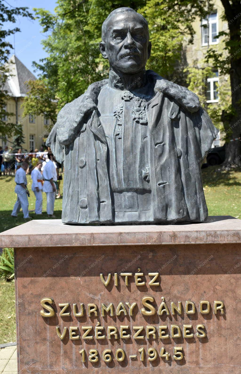 Honvédelem - Budapest - Petőfi Sándor laktanya