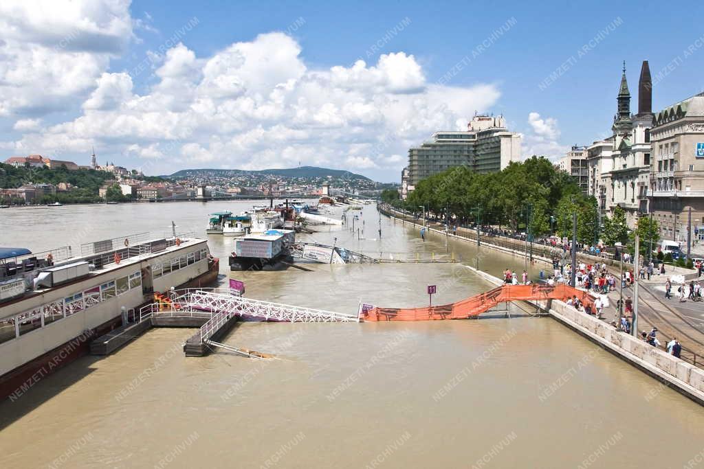 Árvíz - Budapest - Árad a Duna Budapestnél