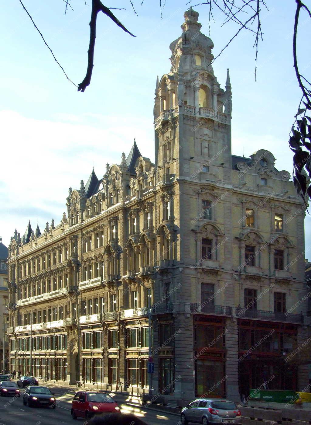 Budapest - Műemlék épület - A megszépült Klotild-palota