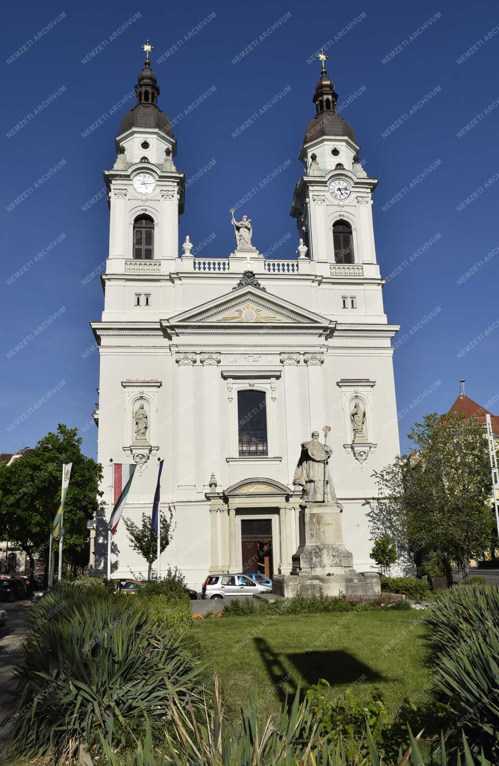 Egyház - Felújították a budapesti Szent József-plébániatemplomot