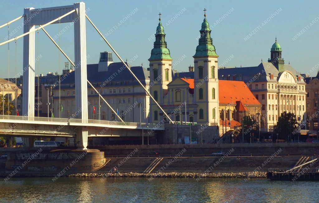 Budapest - Városkép - Erzsébet híd