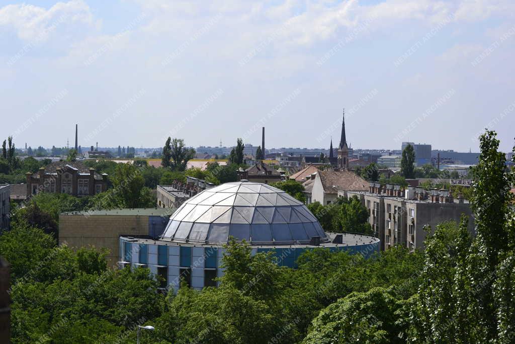 Épület - Kőbányai Kulturális Központ kupolája