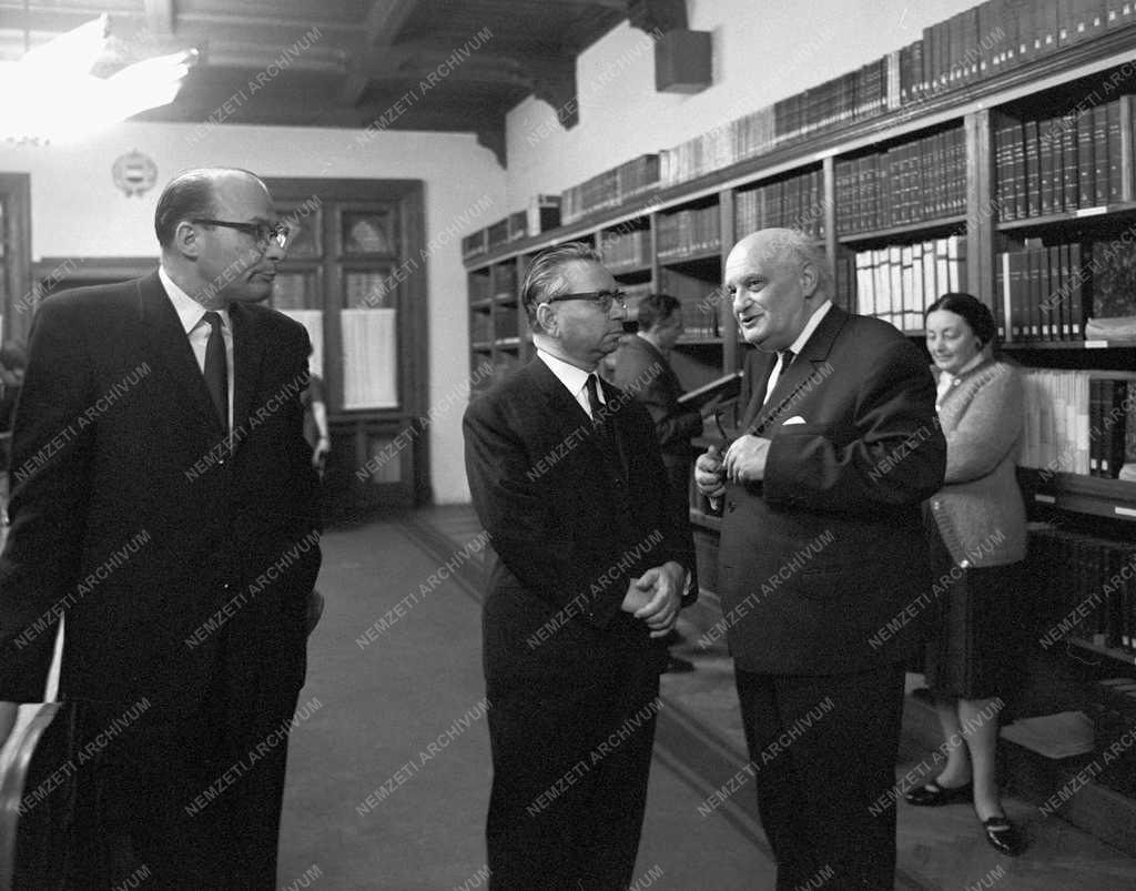 Évforduló - 100 éves az OGYK 