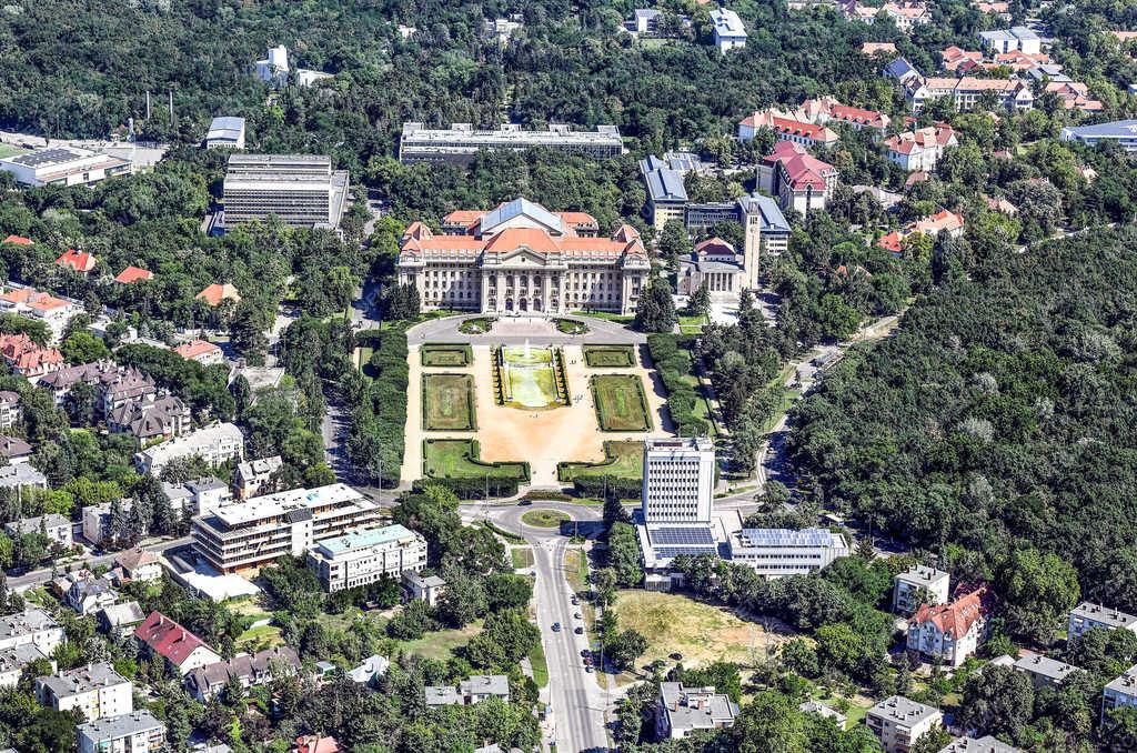 Felsőoktatás - Debrecen - 20 éves a Debreceni Egyetem