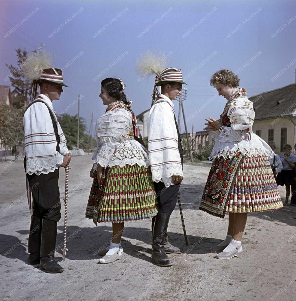 Néphagyomány - Szüreti felvonulás Sióagárdon