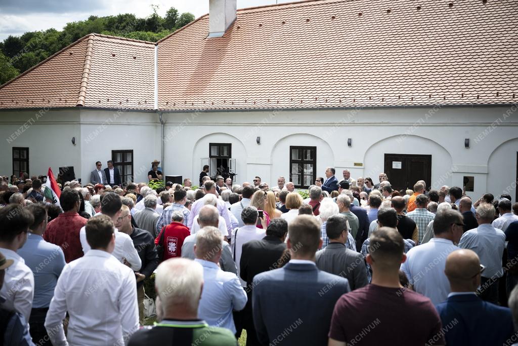 Voks 24 - Orbán Viktor országjáró kampánykörútja