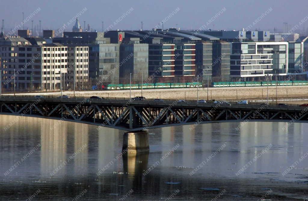 Budapest - Városkép - A Petőfi híd