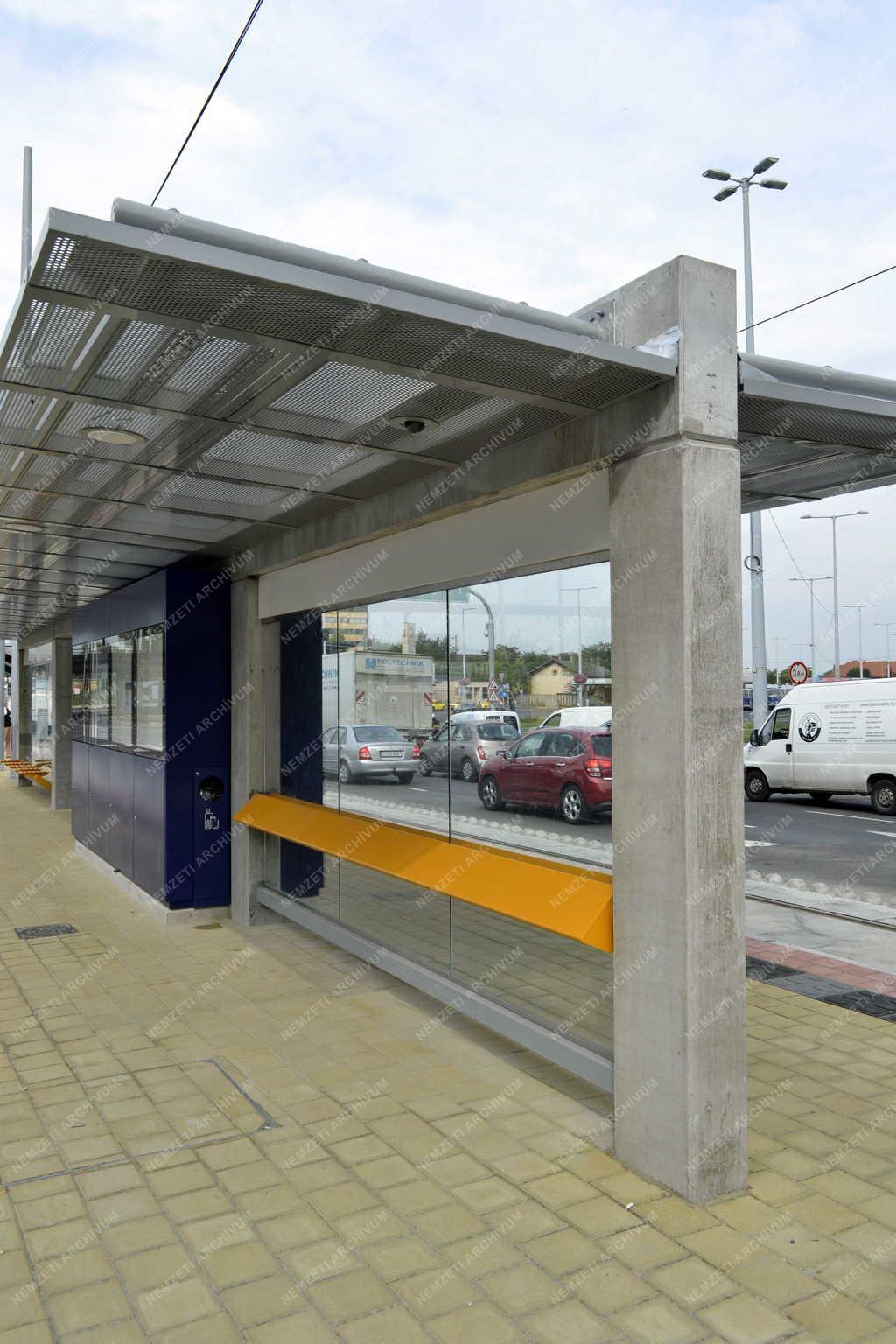 Közlekedés - Budapest - Új villamosmegálló a Liget téren