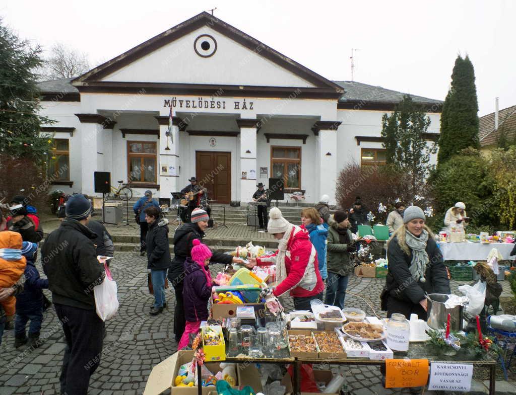 Piac - Nagymaros - Az őstermelői piacon