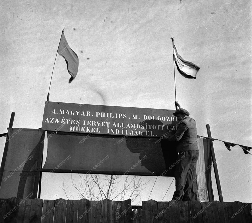 Államosítás Magyarországon - Philips Művek