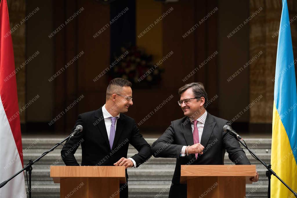 Szijjártó Péter és Dmitro Kuleba ukrán külügyminiszter találkozója Ungváron 