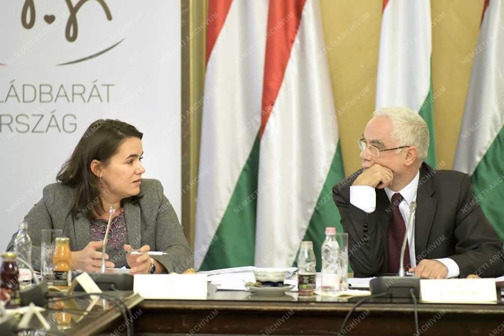 Megalakult a családügyi kabinet