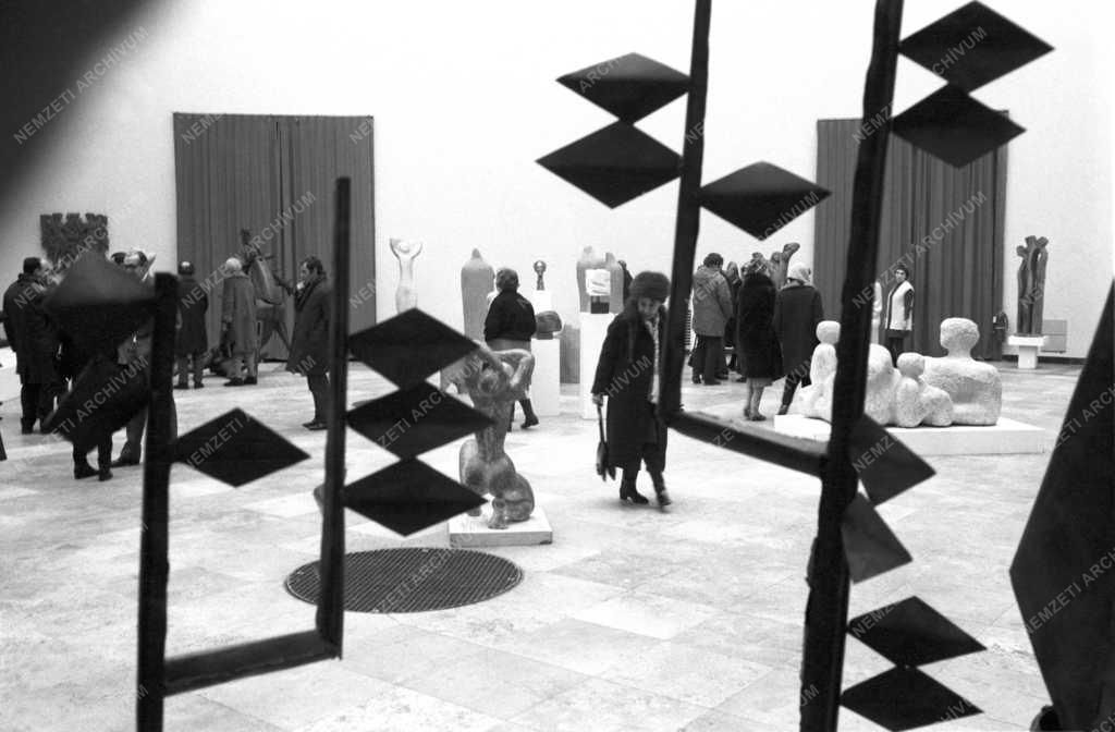 Képzőművészet - Új művek - Kiállítás a Műcsarnokban