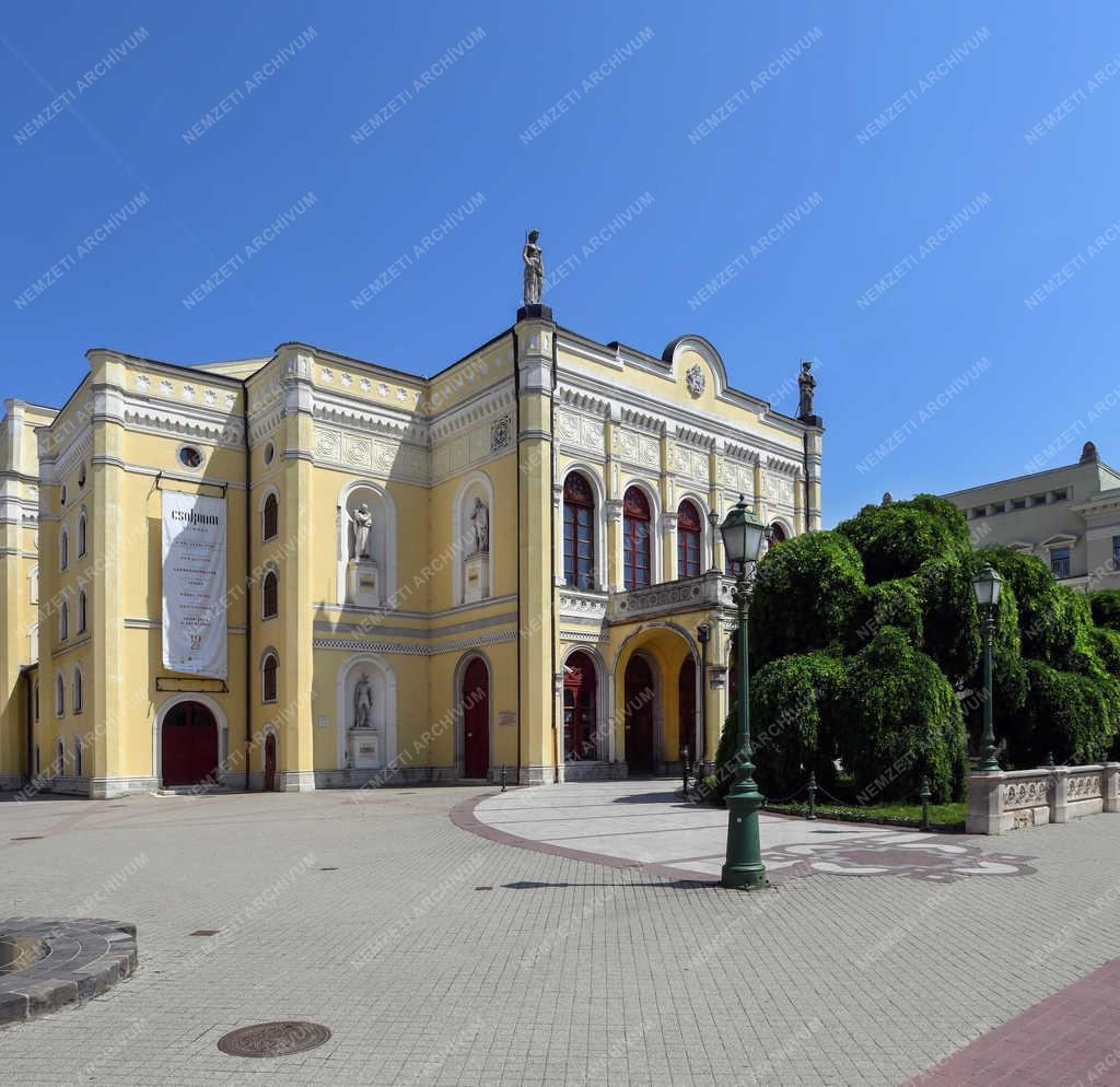 Kultúra - Debrecen - Színházfelújítás 